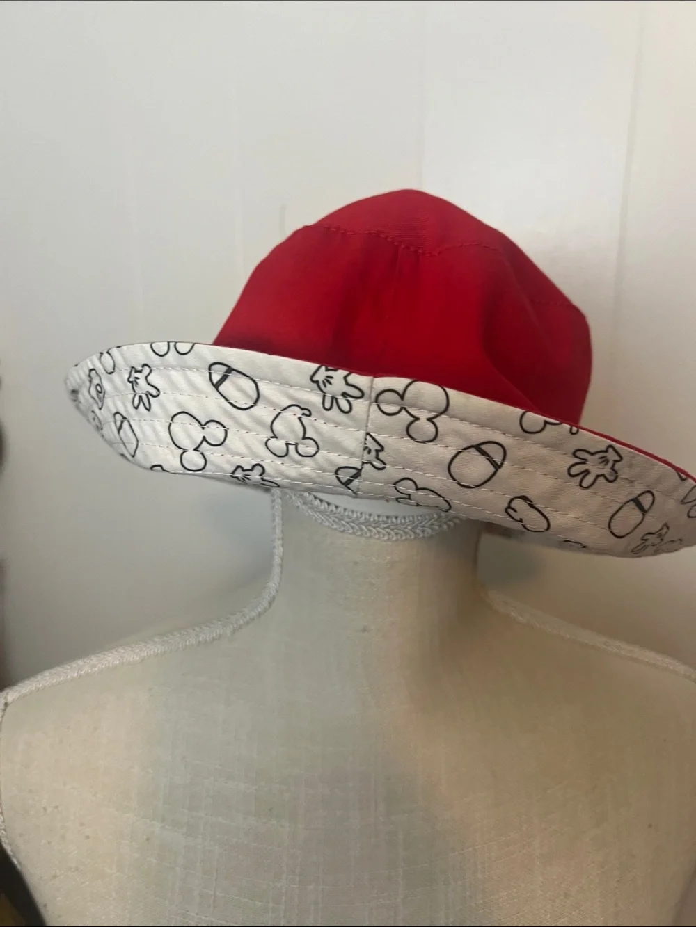 ⭐️Disney Mickey Mouse Reversible Red/ White/Black Fishing Styled Bucket Hat OS